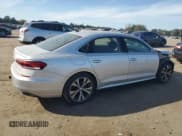 ✅ 2020 Volkswagen Passat SEL • VIN: 1VWCA7A38LC006074 • Lot: 85088445. Wystawiony na Copart z przebiegiem 92 123 mil. Bezpłatny archiwum sprzedaży aukcyjnych z USA i szczegółowy raport historii pojazdu na DreamBid. Zdjęcie 3.
