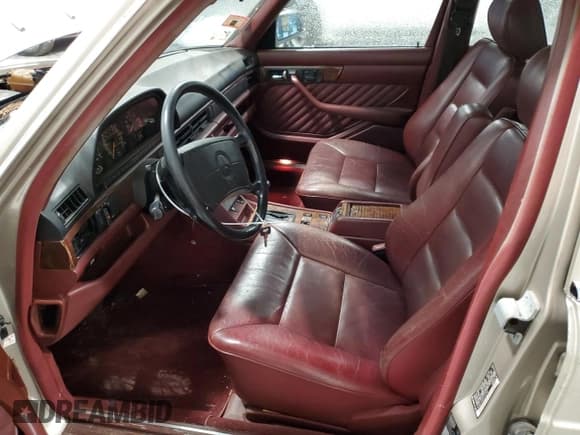 ✅ 1990 Mercedes-Benz 560 • VIN: WDBCA39E7LA517710 • Lot: 85307074. Listed on Copart with 225,233 mi. Free auction sales archive from the USA and detailed vehicle history report at DreamBid. Image 7.