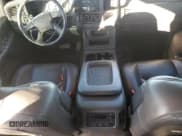 ✅ 2004 Chevrolet Silverado 1500 LS • VIN: 2GCEK13T941382163 • Lot: 84823424. Wystawiony na Copart z przebiegiem 207 003 mil. Bezpłatny archiwum sprzedaży aukcyjnych z USA i szczegółowy raport historii pojazdu na DreamBid. Zdjęcie 8.