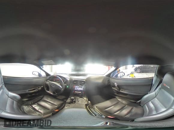 ✅ 2006 Chevrolet Corvette • VIN: 1G1YY25E865116420 • Lot: 56857535. Wystawiony na Copart z przebiegiem 52 345 mil. Bezpłatny archiwum sprzedaży aukcyjnych z USA i szczegółowy raport historii pojazdu na DreamBid. Zdjęcie 14.