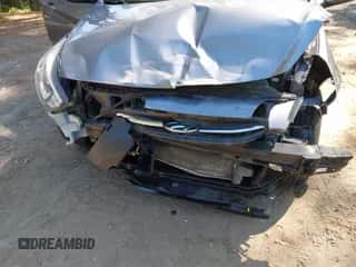 2016 Hyundai Accent SE z VIN KMHCT4AE4GU964587, wystawiony jako IAAI lot #43285357 z przebiegiem 121 052 mil mil oraz . Historia ofert i sprzedaży dostępna na DreamBid. Obrazek 6.