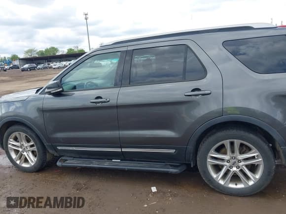 ✅ 2016 Ford Explorer XLT • VIN: 1FM5K8D89GGA61472 • Lot: 42182401. Wystawiony na IAAI z przebiegiem 170 204 mil. Bezpłatny archiwum sprzedaży aukcyjnych z USA i szczegółowy raport historii pojazdu na DreamBid. Zdjęcie 14.