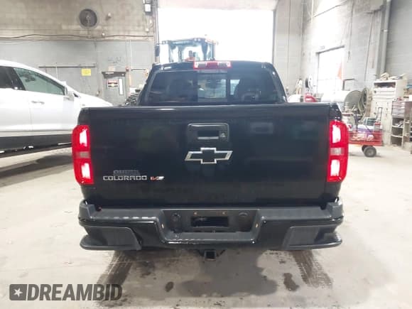 ✅ 2018 Chevrolet Colorado 4WD Z71 • VIN: 1GCGTDEN8J1170569 • Лот: 43600510. Опубликован ранее на IAAI с пробегом 157 198 миль. Бесплатный доступ к архиву аукционных продаж из США и подробный отчёт об истории автомобиля на DreamBid. Изображение 16.