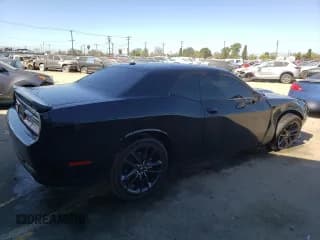 ✅ 2022 Dodge Challenger GT • VIN: 2C3CDZKG3NH152121 • Lot: 49669513. Wystawiony na Copart z przebiegiem 15 315 mil. Bezpłatny archiwum sprzedaży aukcyjnych z USA i szczegółowy raport historii pojazdu na DreamBid. Zdjęcie 3.