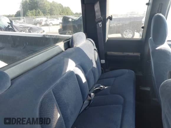 1998 Chevrolet Silverado 1500 z VIN 1GCEC19R1WE151719, wystawiony jako IAAI lot #43299414 z przebiegiem 223 085 mil mil oraz . Historia ofert i sprzedaży dostępna na DreamBid. Obrazek 8.