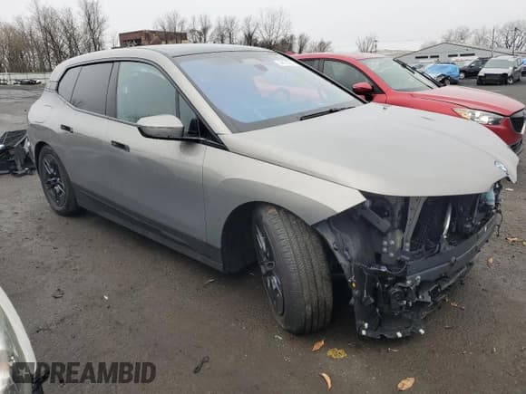 ✅ 2023 BMW iX xDrive50 • VIN: WB523CF03PCM84985 • Lot: 44174314. Wystawiony na Copart z przebiegiem 2 220 mil. Bezpłatny archiwum sprzedaży aukcyjnych z USA i szczegółowy raport historii pojazdu na DreamBid. Zdjęcie 4.