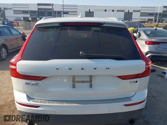 ✅ 2018 Volvo XC60 Momentum • VIN: LYV102RKXJB101068 • Lot: 43188595. Wystawiony na IAAI z przebiegiem 48 057 mil. Bezpłatny archiwum sprzedaży aukcyjnych z USA i szczegółowy raport historii pojazdu na DreamBid. Zdjęcie 16.