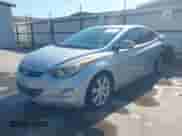 2013 Hyundai Elantra Limited z VIN 5NPDH4AE1DH273663, wystawiony jako IAAI lot #43454550 z przebiegiem 163 051 mil mil oraz . Historia ofert i sprzedaży dostępna na DreamBid. Obrazek 2.