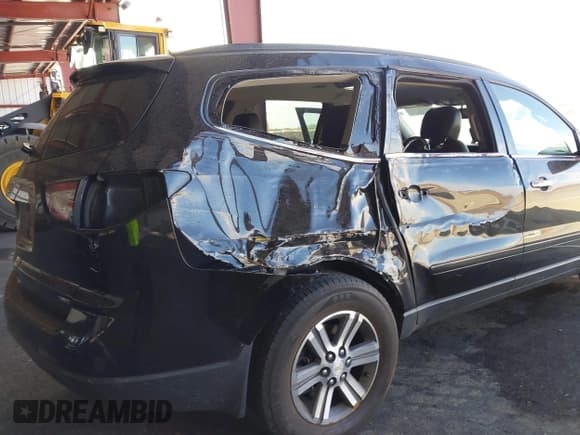 ✅ 2017 Chevrolet Traverse LT • VIN: 1GNKVHKD3HJ118761 • Lot: 43247562. Wystawiony na IAAI z przebiegiem 199 367 mil. Bezpłatny archiwum sprzedaży aukcyjnych z USA i szczegółowy raport historii pojazdu na DreamBid. Zdjęcie 6.