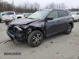 ✅ 2017 Toyota RAV4 LE • VIN: JTMBFREV8HJ113510 • Lot: 92204105. Wystawiony na Copart z przebiegiem 151 532 mil. Bezpłatny archiwum sprzedaży aukcyjnych z USA i szczegółowy raport historii pojazdu na DreamBid. Zdjęcie 1.