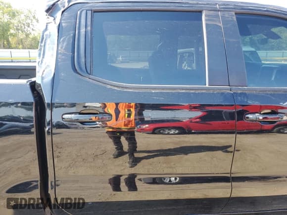 ✅ 2022 Chevrolet Silverado 1500 RST • VIN: 1GCUYEED9NZ194811 • Lot: 86162345. Wystawiony na Copart z przebiegiem 67 824 mil. Bezpłatny archiwum sprzedaży aukcyjnych z USA i szczegółowy raport historii pojazdu na DreamBid. Zdjęcie 10.