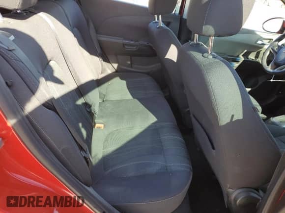 2013 Chevrolet Sonic LT z VIN 1G1JC6SH5D4155815, wystawiony jako Copart lot #69386984 z przebiegiem Nie podano mil oraz Szkoda całkowita • Salvage title. Historia ofert i sprzedaży dostępna na DreamBid. Obrazek 10.