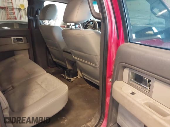✅ 2010 Ford F-150 XL • VIN: 1FTFW1EVXAFB66303 • Lot: 43692909. Listed on IAAI with 320,688 mi. Free auction sales archive from the USA and detailed vehicle history report at DreamBid. Image 8.