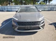 ✅ 2023 Hyundai Kona SEL • VIN: KM8K62AB7PU983664 • Лот: 66939134. Опубликован ранее на Copart с пробегом 6 517 миль. Бесплатный доступ к архиву аукционных продаж из США и подробный отчёт об истории автомобиля на DreamBid. Изображение 5.