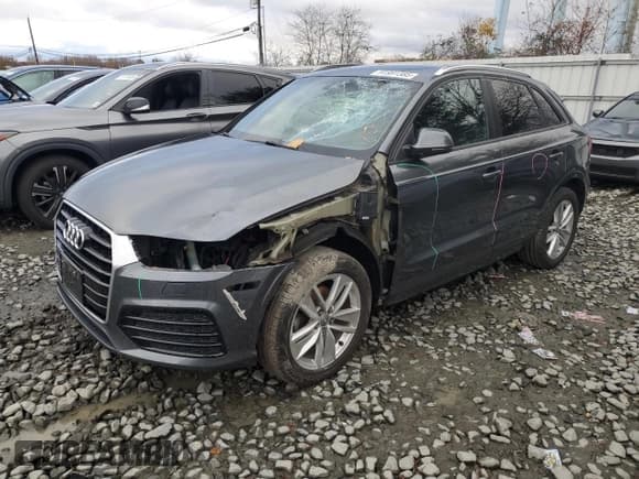 ✅ 2018 Audi Q3 Premium • VIN: WA1BCCFS9JR022385 • Lot: 91991385. Wystawiony na Copart z przebiegiem 39 827 mil. Bezpłatny archiwum sprzedaży aukcyjnych z USA i szczegółowy raport historii pojazdu na DreamBid. Zdjęcie 1.