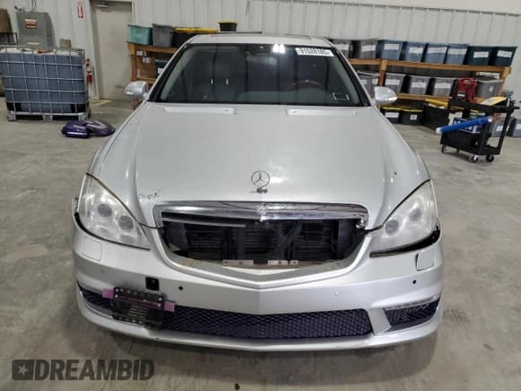 ✅ 2007 Mercedes-Benz S 550 • VIN: WDDNG86X77A104743 • Lot: 91528185. Wystawiony na Copart z przebiegiem 136 821 mil. Bezpłatny archiwum sprzedaży aukcyjnych z USA i szczegółowy raport historii pojazdu na DreamBid. Zdjęcie 5.
