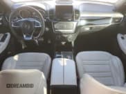 ✅ 2016 Mercedes-Benz GLE 63 S AMG • VIN: 4JGDA7FB9GA698026 • Lot: 77214434. Wystawiony na Copart z przebiegiem 82 949 mil. Bezpłatny archiwum sprzedaży aukcyjnych z USA i szczegółowy raport historii pojazdu na DreamBid. Zdjęcie 8.