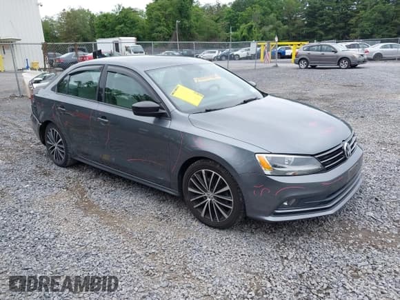 ✅ 2016 Volkswagen Jetta Sport • VIN: 3VWB17AJ4GM393205 • Лот: 42615336. Опубликован ранее на IAAI с пробегом 80 601 миль. Бесплатный доступ к архиву аукционных продаж из США и подробный отчёт об истории автомобиля на DreamBid. Изображение 1.