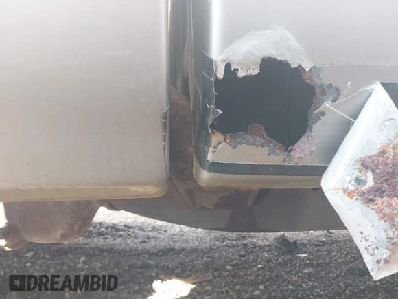 ✅ 2000 GMC Sonoma SLS • VIN: 1GTDT19W6Y8197873 • Lot: 42195920. Wystawiony na IAAI z przebiegiem 118 061 mil. Bezpłatny archiwum sprzedaży aukcyjnych z USA i szczegółowy raport historii pojazdu na DreamBid. Zdjęcie 15.