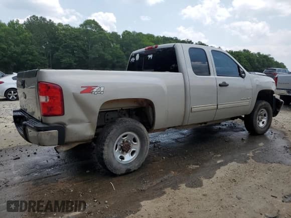 ✅ 2009 Chevrolet Silverado 2500HD LT • VIN: 1GCHK59KX9E127286 • Лот: 59384965. Опубликован ранее на Copart с пробегом 303 202 миль. Бесплатный доступ к архиву аукционных продаж из США и подробный отчёт об истории автомобиля на DreamBid. Изображение 3.