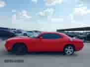 2014 Dodge Challenger SXT z VIN 2C3CDYAG5EH294823, wystawiony jako IAAI lot #43238375 z przebiegiem 153 229 mil mil oraz . Historia ofert i sprzedaży dostępna na DreamBid. Obrazek 14.