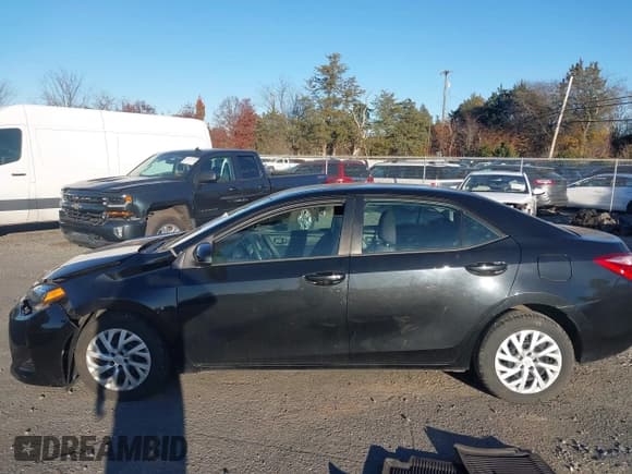 ✅ 2018 Toyota Corolla LE • VIN: 2T1BURHE7JC103330 • Lot: 43637387. Listed on IAAI with 59,696 mi. Free auction sales archive from the USA and detailed vehicle history report at DreamBid. Image 14.