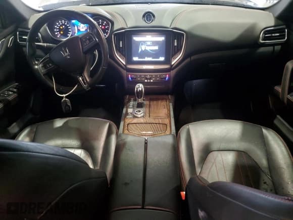 ✅ 2018 Maserati Ghibli S Q4 • VIN: ZAM57YTA0J1287271 • Лот: 83836965. Опубликован ранее на Copart с пробегом 44 932 миль. Бесплатный доступ к архиву аукционных продаж из США и подробный отчёт об истории автомобиля на DreamBid. Изображение 8.