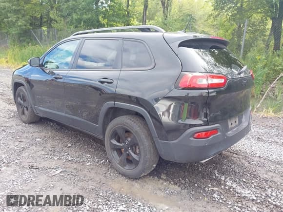 ✅ 2015 Jeep Cherokee Latitude • VIN: 1C4PJMCS7FW764482 • Лот: 43029285. Опубликован ранее на IAAI с пробегом 114 823 миль. Бесплатный доступ к архиву аукционных продаж из США и подробный отчёт об истории автомобиля на DreamBid. Изображение 3.