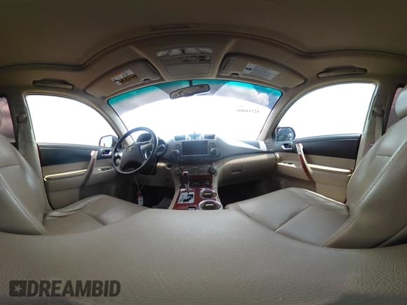 ✅ 2011 Toyota Highlander Limited • VIN: 5TDYK3EH2BS040318 • Lot: 42512823. Wystawiony na IAAI z przebiegiem 211 960 mil. Bezpłatny archiwum sprzedaży aukcyjnych z USA i szczegółowy raport historii pojazdu na DreamBid. Zdjęcie 18.