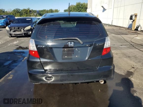 ✅ 2011 Honda Fit Sport • VIN: JHMGE8H53BC026140 • Lot: 91032735. Wystawiony na Copart z przebiegiem 83 695 mil. Bezpłatny archiwum sprzedaży aukcyjnych z USA i szczegółowy raport historii pojazdu na DreamBid. Zdjęcie 6.