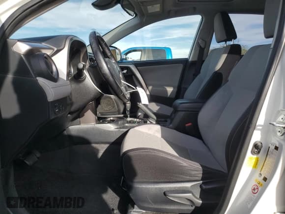 ✅ 2017 Toyota RAV4 XLE • VIN: JTMWFREV4HJ102506 • Лот: 91810275. Опубликован ранее на Copart с пробегом 123 666 миль. Бесплатный доступ к архиву аукционных продаж из США и подробный отчёт об истории автомобиля на DreamBid. Изображение 7.