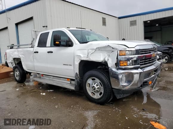 ✅ 2015 Chevrolet Silverado 2500HD Work Truck • VIN: 1GC2CUEG2FZ111926 • Лот: 87750925. Опубликован ранее на Copart с пробегом 82 591 миль. Бесплатный доступ к архиву аукционных продаж из США и подробный отчёт об истории автомобиля на DreamBid. Изображение 4.