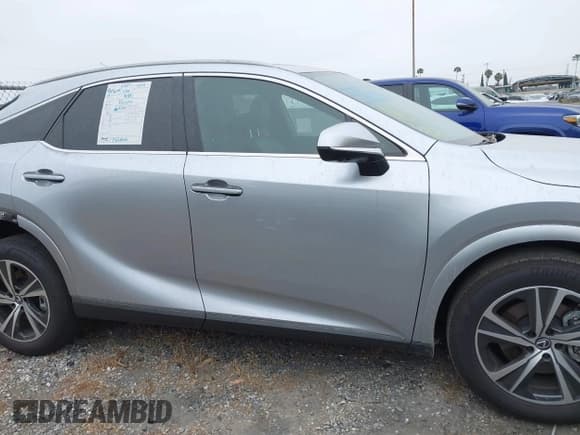 ✅ 2024 Lexus RX 350 • VIN: JTJCHMAA4R2017497 • Лот: 42151491. Опубликован ранее на IAAI с пробегом 17 707 миль. Бесплатный доступ к архиву аукционных продаж из США и подробный отчёт об истории автомобиля на DreamBid. Изображение 14.