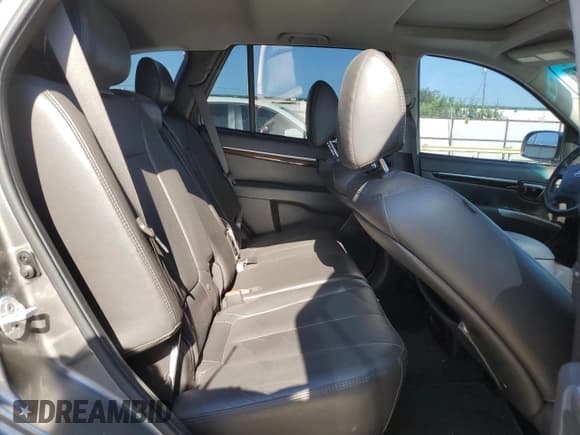 ✅ 2012 Hyundai Santa Fe Limited • VIN: 5XYZK3AB8CG112434 • Lot: 58263684. Listed on Copart with 132,303 mi. Free auction sales archive from the USA and detailed vehicle history report at DreamBid. Image 11.