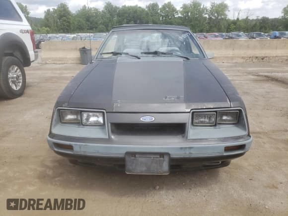 ✅ 1985 Ford Mustang GT • VIN: 1FABP28M1FF141243 • Lot: 62419164. Listed on Copart with 93,880 mi. Free auction sales archive from the USA and detailed vehicle history report at DreamBid. Image 5.