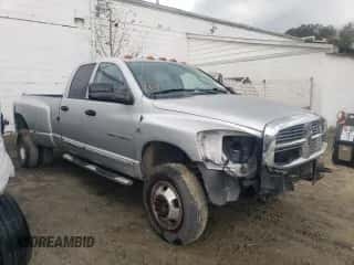 2006 Dodge 3500 SLT z VIN 3D7MX48C16G250361, wystawiony jako Copart lot #50033215 z przebiegiem 242 398 mil mil oraz Szkoda całkowita • Salvage title. Historia ofert i sprzedaży dostępna na DreamBid. Obrazek 4.