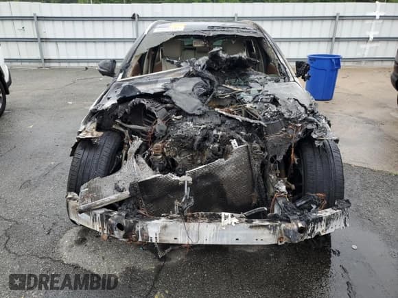 ✅ 2019 Mercedes-Benz E 450 • VIN: WDDZH6JB0KA636553 • Лот: 60096195. Опубликован ранее на Copart с пробегом Не указан. Бесплатный доступ к архиву аукционных продаж из США и подробный отчёт об истории автомобиля на DreamBid. Изображение 5.