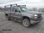 ✅ 2007 Chevrolet Silverado 2500HD Work Truck • VIN: 1GCHK29U17E185560 • Lot: 43741564. Wystawiony na IAAI z przebiegiem 197 234 mil. Bezpłatny archiwum sprzedaży aukcyjnych z USA i szczegółowy raport historii pojazdu na DreamBid. Zdjęcie 1.