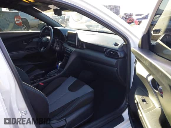 2019 Hyundai Veloster Premium with VIN KMHTG6AF3KU019356, listed as a IAAI auction lot 41765937 with 120,079 mi miles and . Bid and sale history available at DreamBid. Image 5.