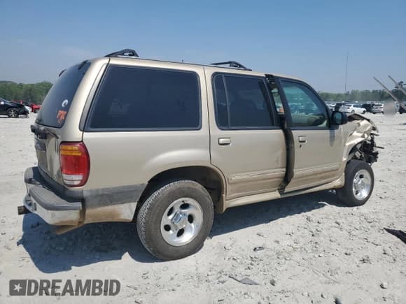 ✅ 1999 Ford Explorer XLT • VIN: 1FMZU32E8XUB73723 • Lot: 53383835. Wystawiony na Copart z przebiegiem 233 675 mil. Bezpłatny archiwum sprzedaży aukcyjnych z USA i szczegółowy raport historii pojazdu na DreamBid. Zdjęcie 3.