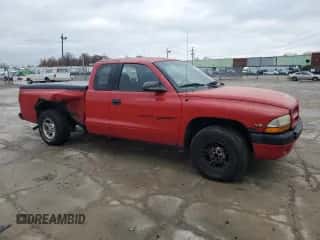 ✅ 2000 Dodge Dakota • VIN: 1B7GL22X0YS694913 • Лот: 81564604. Размещён на Copart с пробегом 158 783 миль миль. Получите бесплатный доступ к архиву аукционных продаж из США и посмотрите подробный отчёт об истории автомобиля на DreamBid. Изображение 4.
