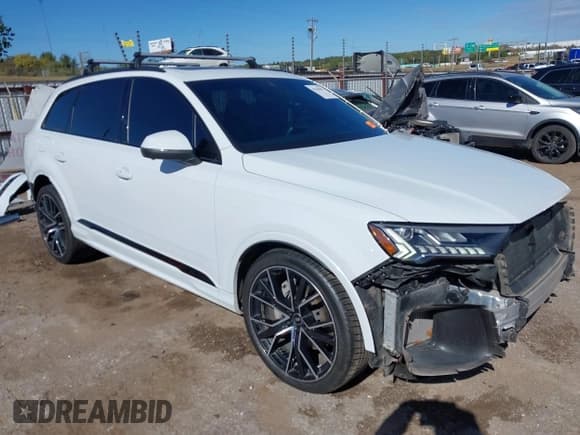 ✅ 2022 Audi Q7 Prestige • VIN: WA1VXBF77ND004266 • Лот: 43545871. Опубликован ранее на IAAI с пробегом 46 496 миль. Бесплатный доступ к архиву аукционных продаж из США и подробный отчёт об истории автомобиля на DreamBid. Изображение 1.