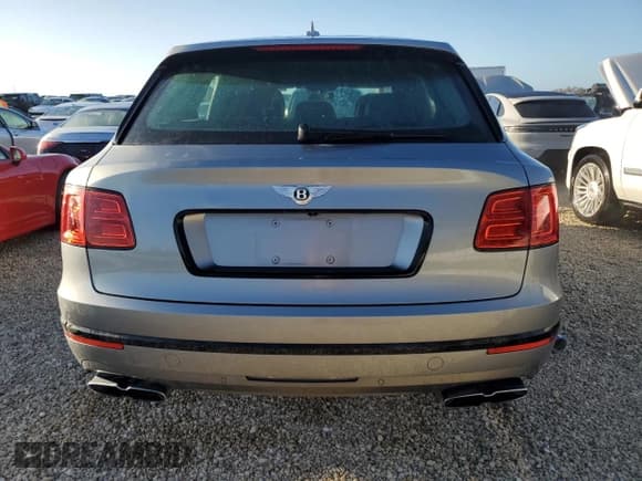 ✅ 2019 Bentley Bentayga V8 • VIN: SJAAM2ZV4KC024727 • Lot: 74625214. Listed on Copart with Not provided. Free auction sales archive from the USA and detailed vehicle history report at DreamBid. Image 6.