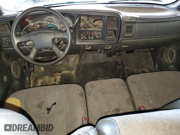 ✅ 2005 Chevrolet Silverado 1500 • VIN: 1GCEC19V95Z348240 • Лот: 56869465. Опубликован ранее на Copart с пробегом 251 012 миль. Бесплатный доступ к архиву аукционных продаж из США и подробный отчёт об истории автомобиля на DreamBid. Изображение 8.