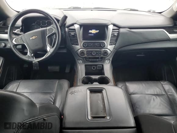 ✅ 2017 Chevrolet Suburban LT • VIN: 1GNSKHKC6HR167227 • Lot: 84233055. Wystawiony na Copart z przebiegiem 165 659 mil. Bezpłatny archiwum sprzedaży aukcyjnych z USA i szczegółowy raport historii pojazdu na DreamBid. Zdjęcie 8.