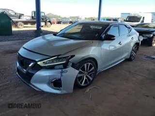 ✅ 2019 Nissan Maxima SV • VIN: 1N4AA6AV4KC368686 • Lot: 81967865. Wystawiony na Copart z przebiegiem 132 712 mil. Bezpłatny archiwum sprzedaży aukcyjnych z USA i szczegółowy raport historii pojazdu na DreamBid. Zdjęcie 1.
