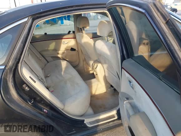 2006 Hyundai Azera SE with VIN KMHFC46F56A114031, listed as a IAAI auction lot 43610131 with 119,506 mi miles and . Bid and sale history available at DreamBid. Image 8.