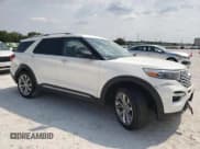 ✅ 2022 Ford Explorer Platinum • VIN: 1FM5K8HC6NGA70335 • Lot: 68748524. Wystawiony na Copart z przebiegiem 58 767 mil. Bezpłatny archiwum sprzedaży aukcyjnych z USA i szczegółowy raport historii pojazdu na DreamBid. Zdjęcie 4.