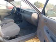 ✅ 2001 Ford Escort Fleet • VIN: 3FAFP13P61R225177 • Lot: 43655217. Listed on IAAI with 92,836 mi. Free auction sales archive from the USA and detailed vehicle history report at DreamBid. Image 5.