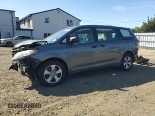 ✅ 2012 Toyota Sienna • VIN: 5TDZK3DC4CS184450 • Лот: 71284385. Опубликован ранее на Copart с пробегом 207 878 миль. Бесплатный доступ к архиву аукционных продаж из США и подробный отчёт об истории автомобиля на DreamBid. Изображение 1.